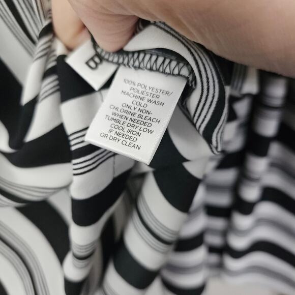 NWT LOFT Flowy Striped Bell Sleeve Blouse Top Size Medium Black/White Womens - Picture 8 of 9